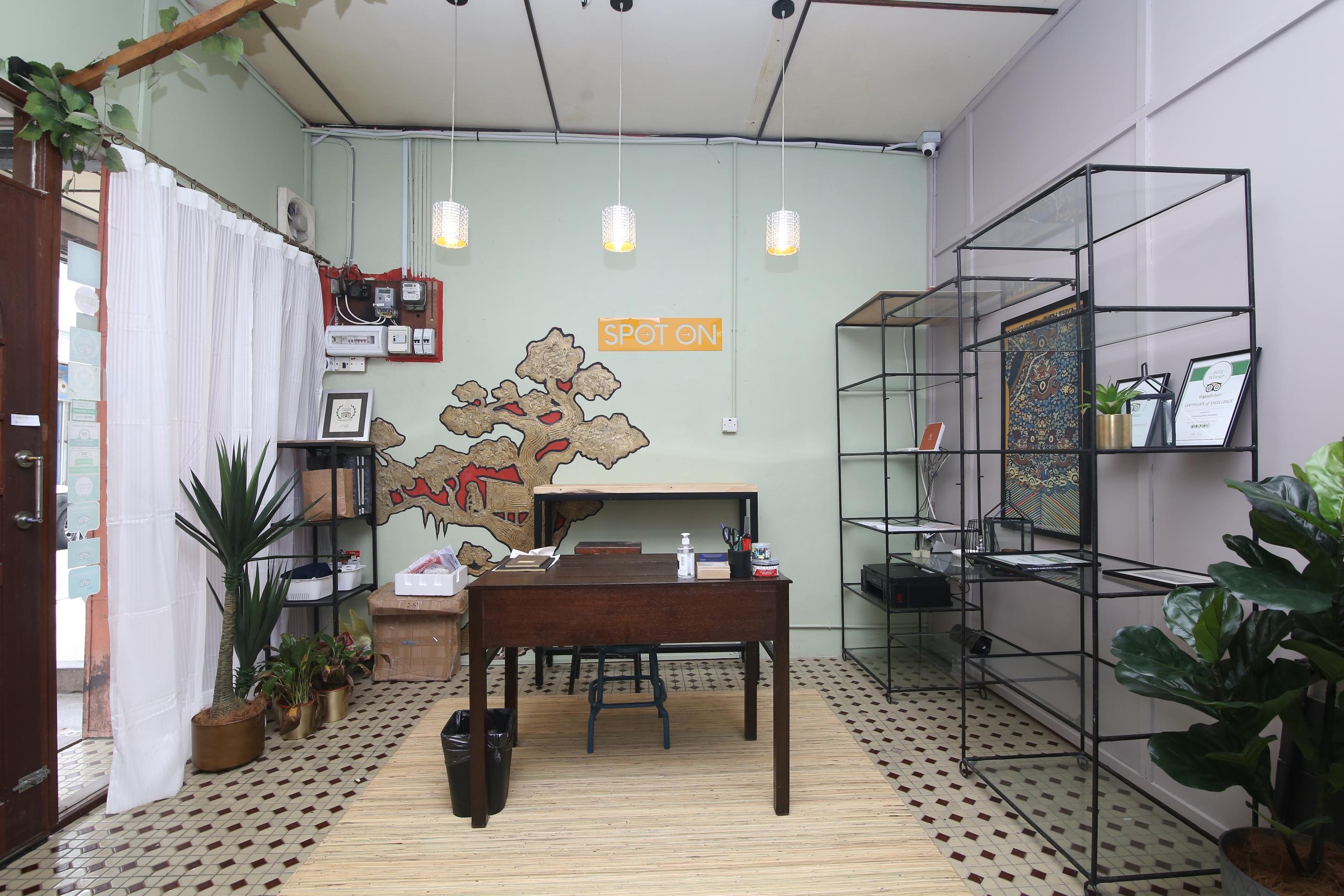 Spot On 90141 Threehouse Bed & Breakfast Kuching Exterior photo